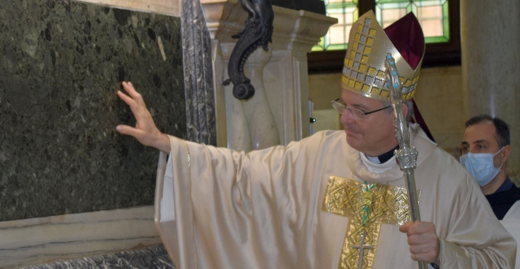 5 GIUGNO SESTO GIORNO DELLA TREDICINA MONS. TOMASI Basilica